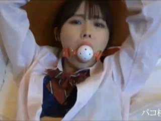 在酒店了叫了一个上门女浴缸做爱 露脸口交露点露鲍同框无套实战